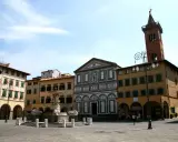 Piazza del Duomo a Empoli: cosa vedere in un giorno. Fontana, chiese e torri, un gioiello toscano.
