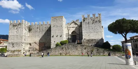 Il Castello dell'Imperatore a Prato, un must per chi cerca cosa vedere a Prato in un giorno, con la sua imponente architettura medievale.