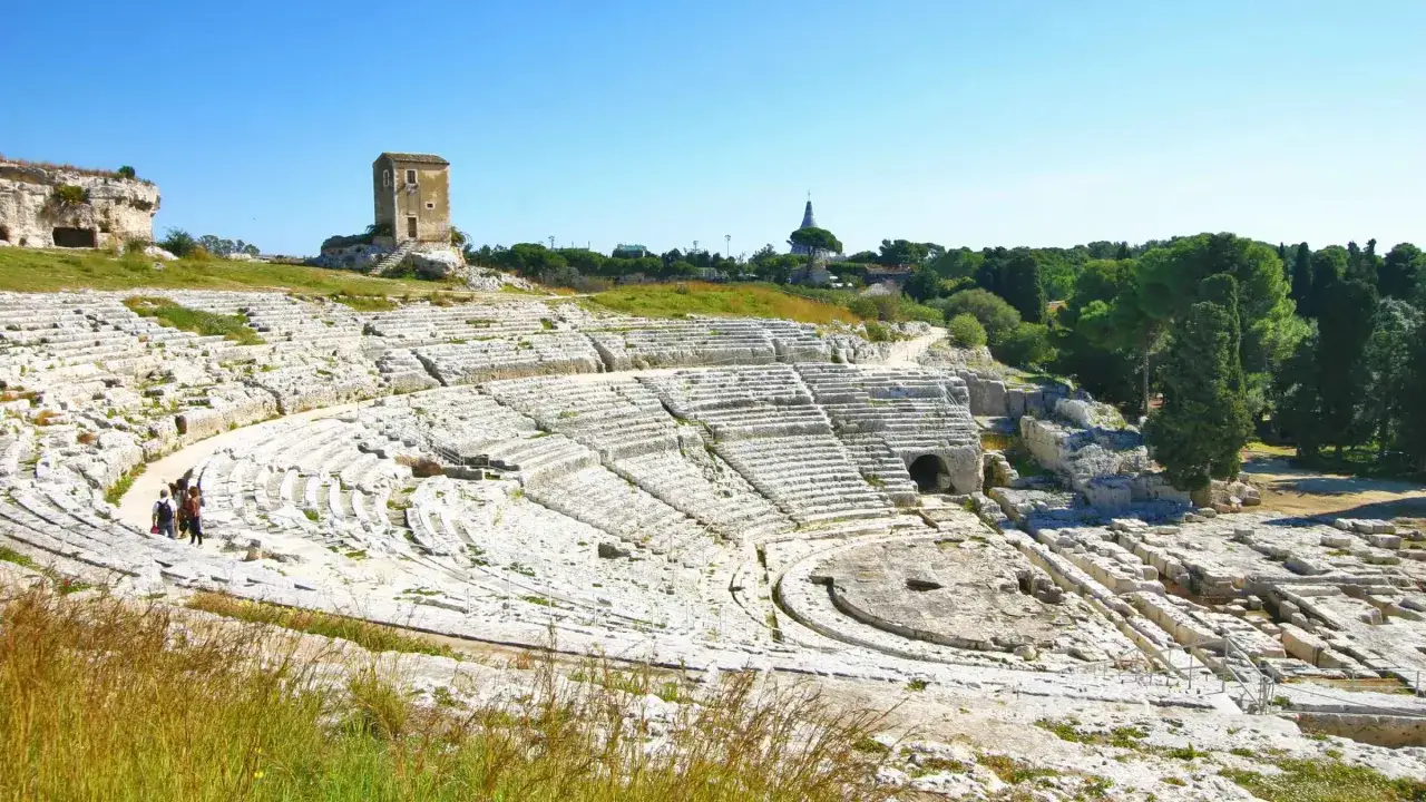 Teatro Greco di Siracusa, un luogo imperdibile per chi visita cosa vedere a Siracusa in un giorno.